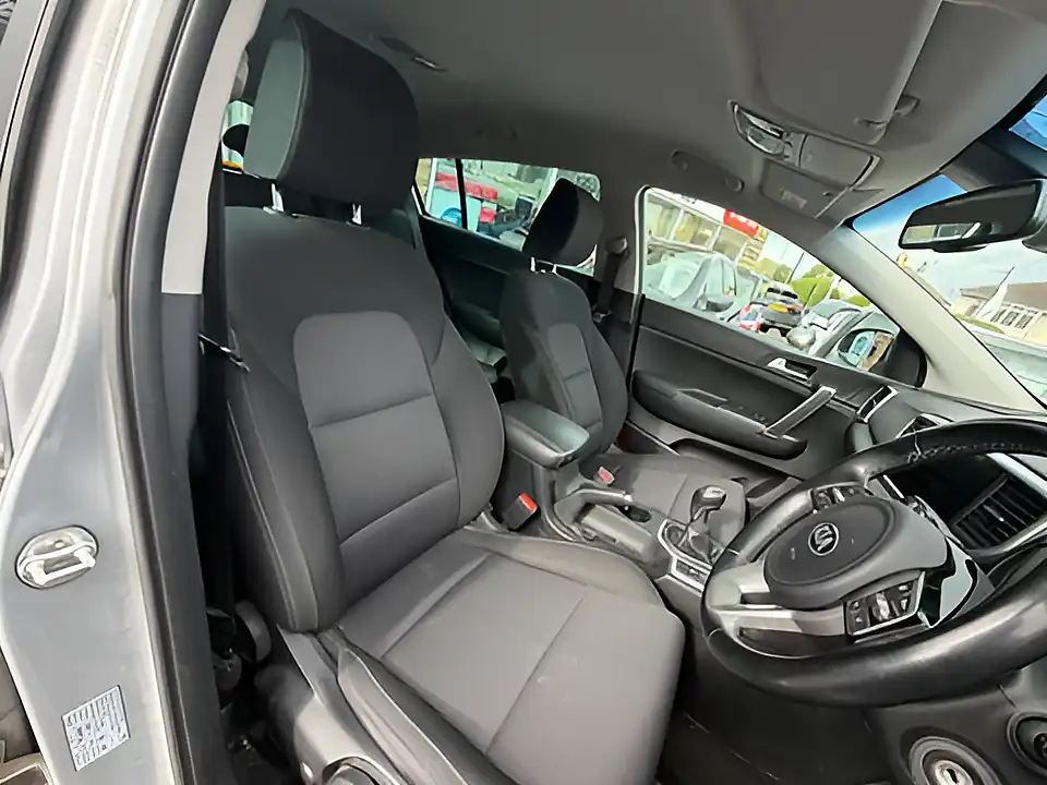 Used 2005 Kia Sportage 2 Silver - Interior and Exterior details 7