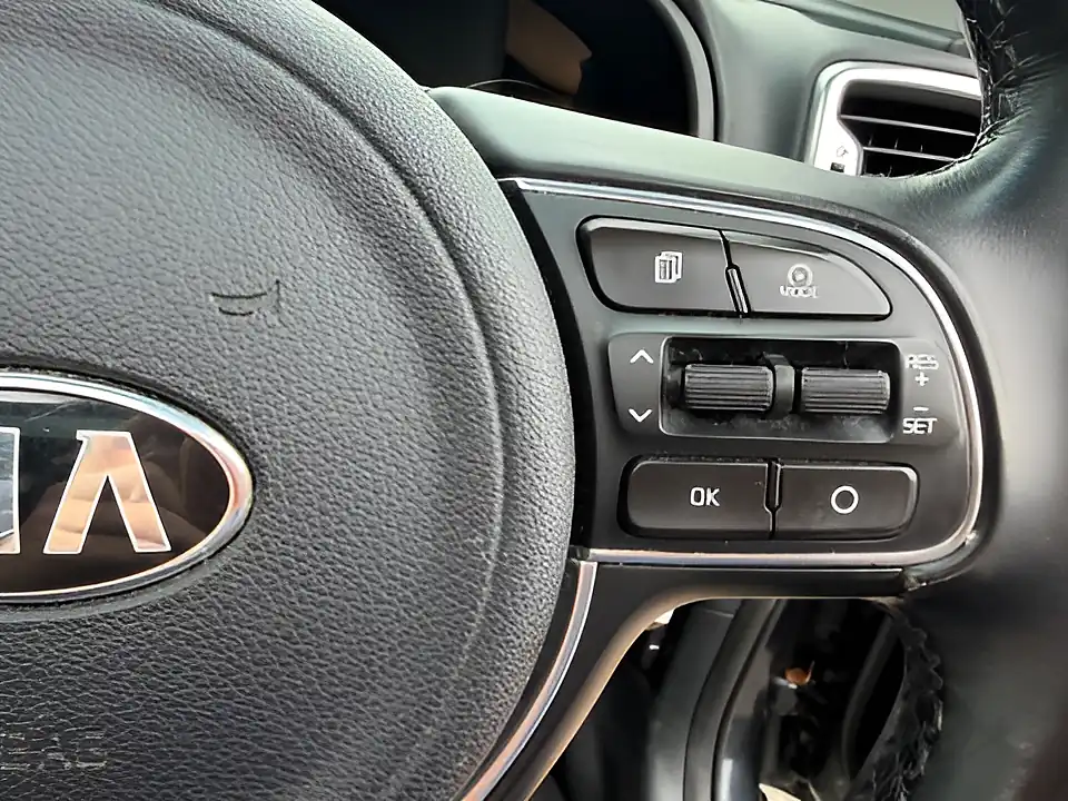 Used 2005 Kia Sportage 3 Isg Black - Interior and Exterior details 10