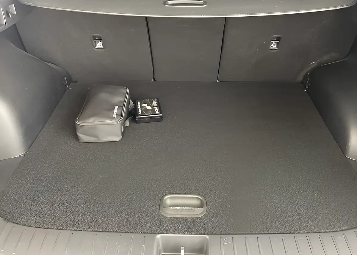 Used 2005 Kia Sportage GT-Line White - Interior and Exterior details 13
