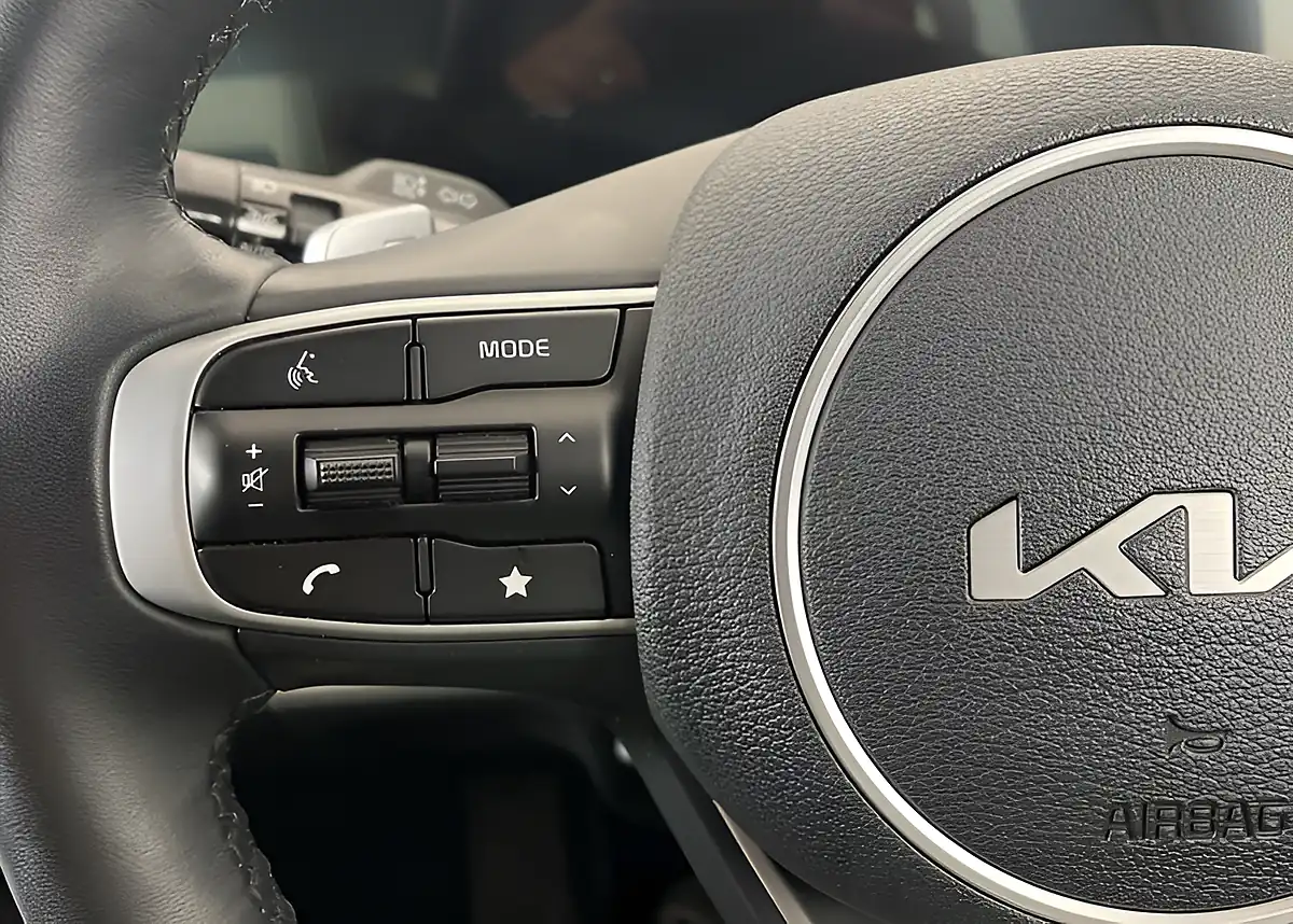Used 2005 Kia Sportage GT-Line White - Interior and Exterior details 19
