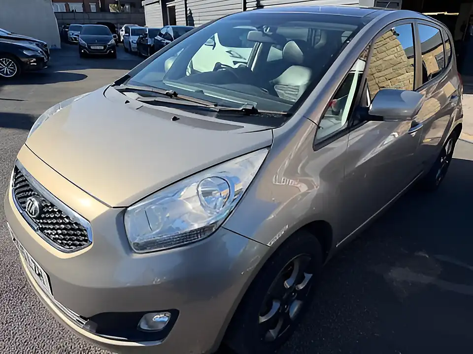 Used 2005 Kia Venga 3 Ecodynamics Silver - Interior and Exterior details 3