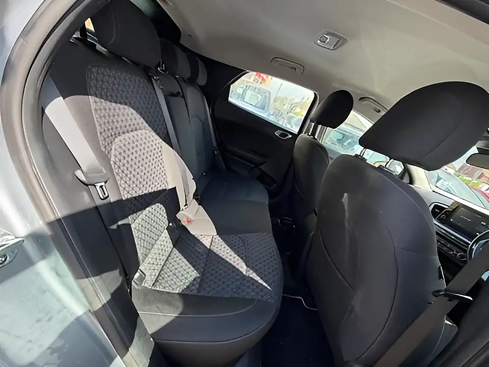 Used 2005 Kia Xceed 2 Isg Silver - Interior and Exterior details 11