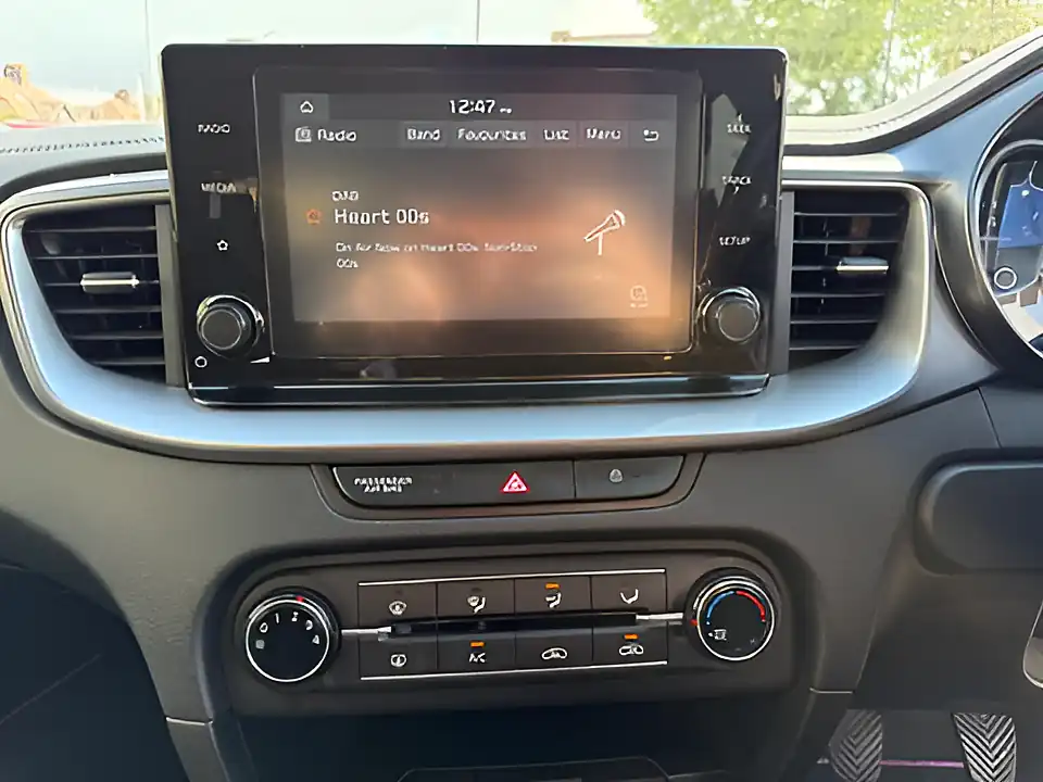 Used 2005 Kia Xceed 2 Isg Silver - Interior and Exterior details 13