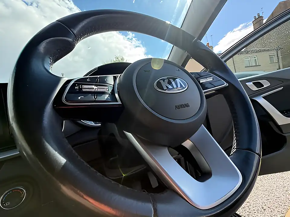 Used 2005 Kia Xceed 2 Isg Silver - Interior and Exterior details 14