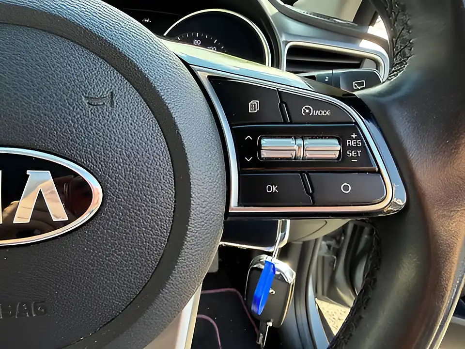 Used 2005 Kia Xceed 2 Isg Silver - Interior and Exterior details 16