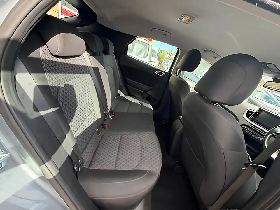 Used 2005 Kia Xceed 2 Silver - Interior and Exterior details 10