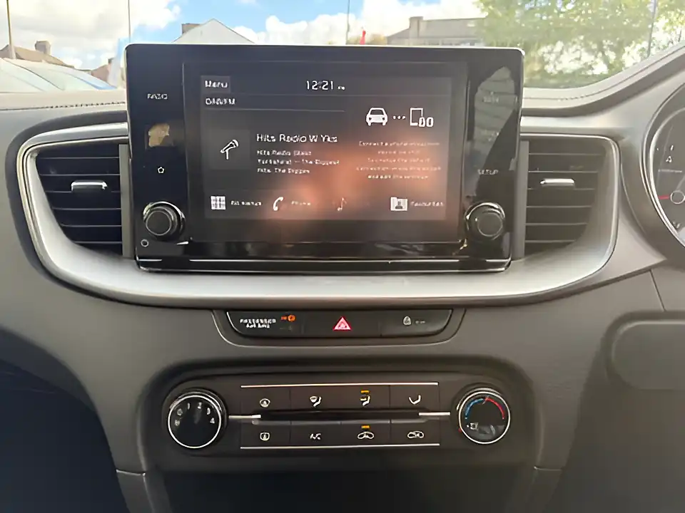 Used 2005 Kia Xceed 2 Silver - Interior and Exterior details 12