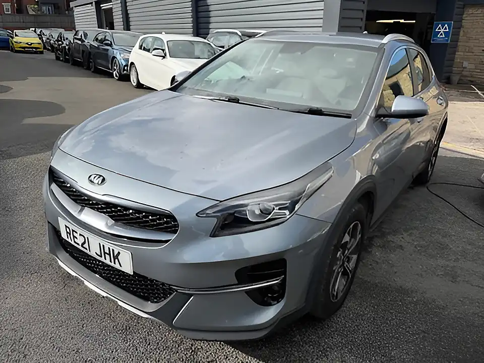 Used 2005 Kia Xceed 2 Silver - Interior and Exterior details 3