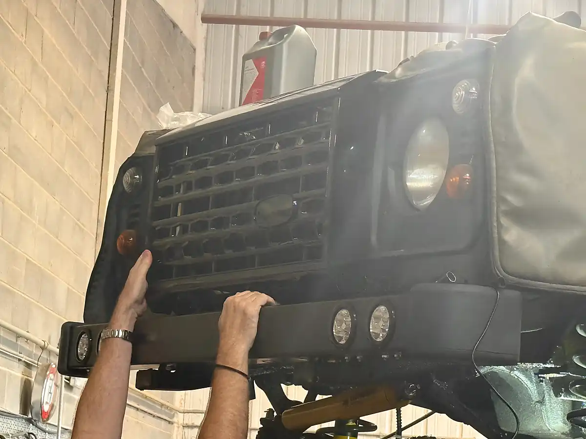 Used 2005 Land Rover Defender 110 County Station Wagon Tonga Green - Interior and Exterior details 13