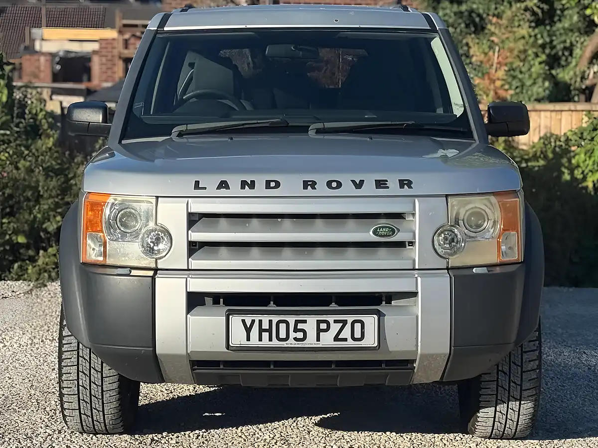 Used 2005 Land Rover Discovery 3 S Silver - Interior and Exterior details 4