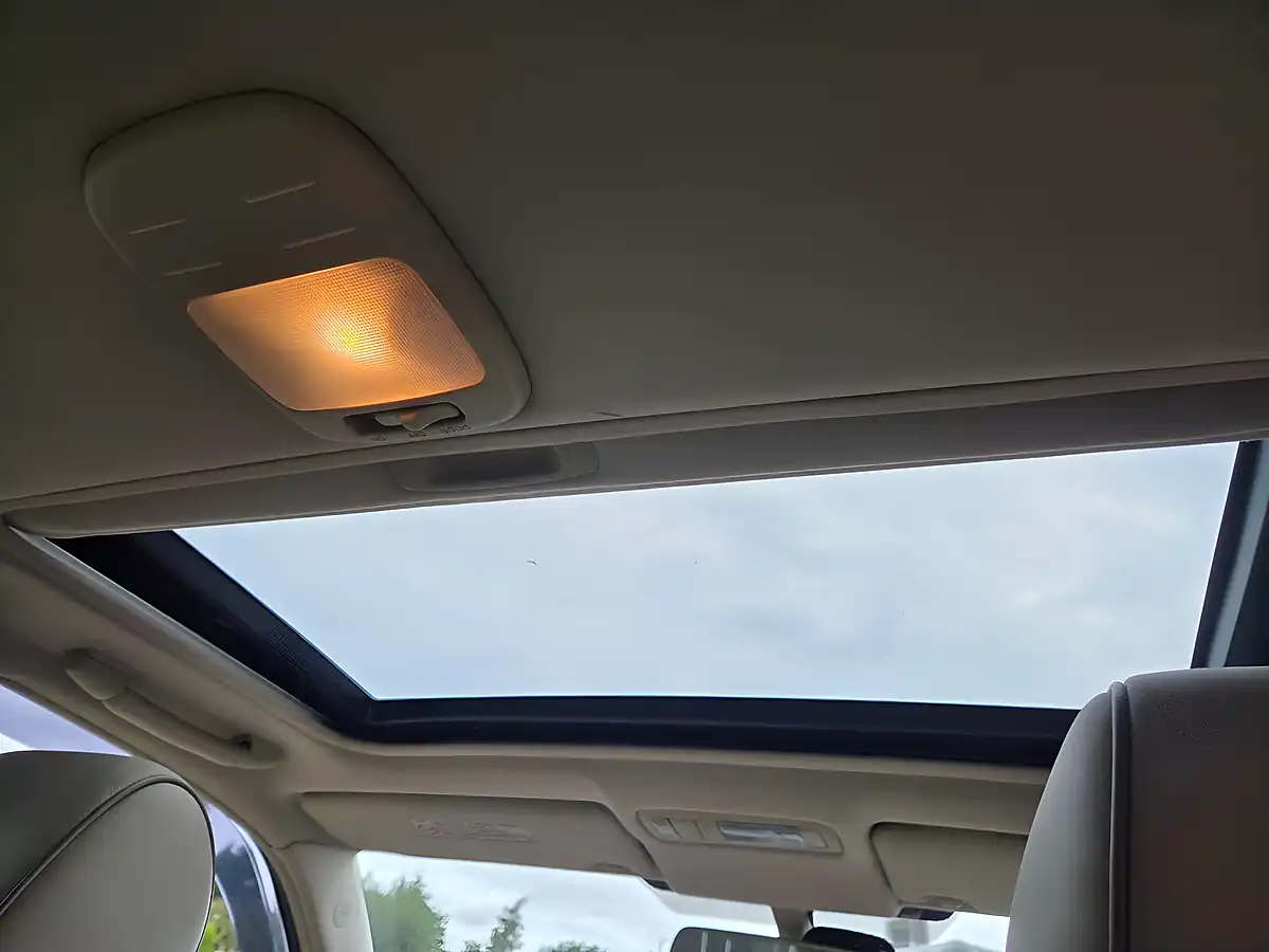 Used 2005 Lexus Is 200 Sport Blue - Interior and Exterior details 18