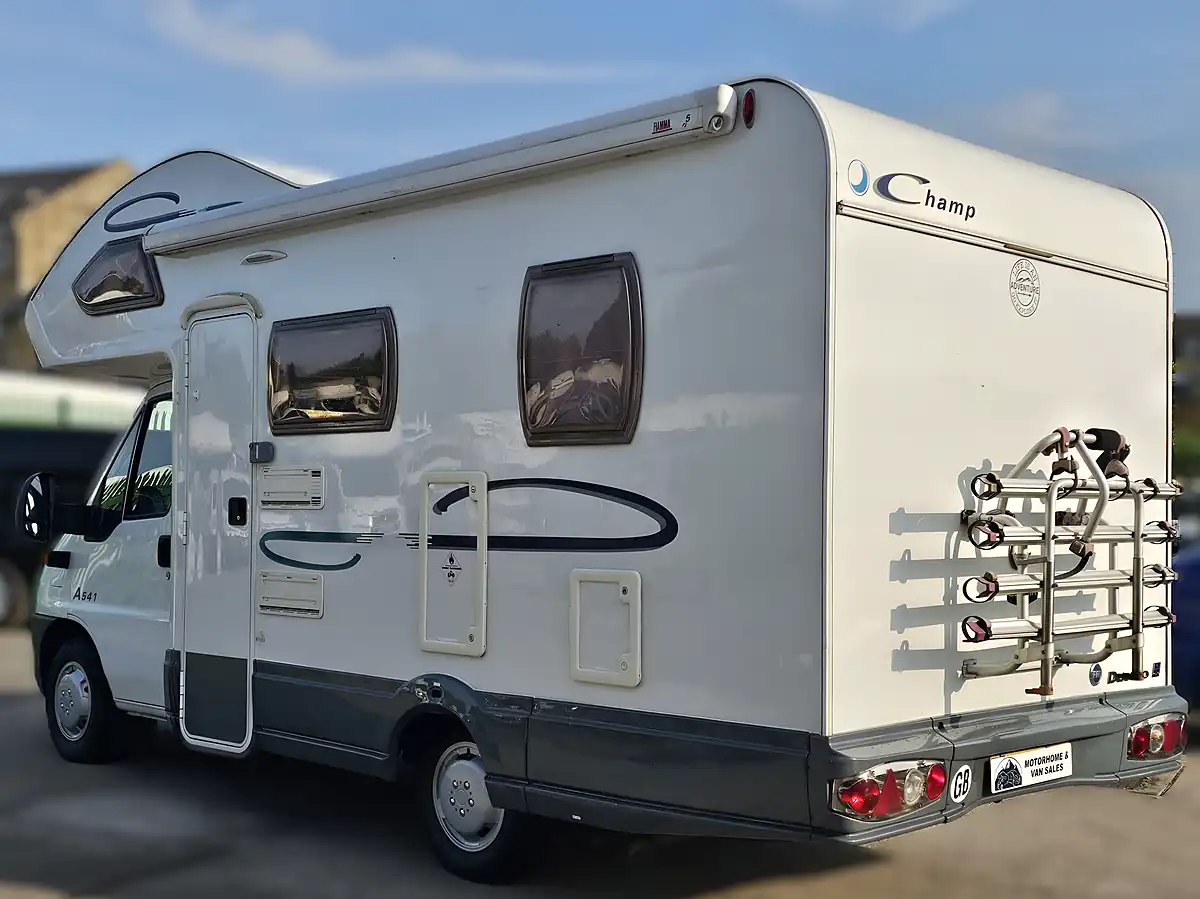 Used 2005 Lunar Champ A541 Coachbuilt 4 Berth White - Interior and Exterior details 6
