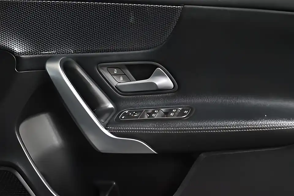 Used 2005 Mercedes-Benz a Class Sport Cosmos Black - Interior and Exterior details 17