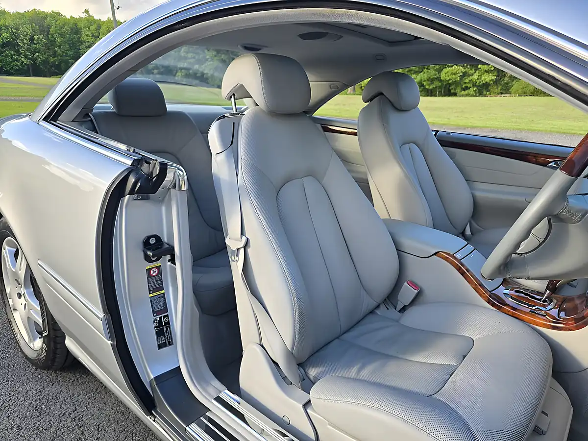 Used 2005 Mercedes-Benz Cl Facelift Brilliant Silver - Interior and Exterior details 9