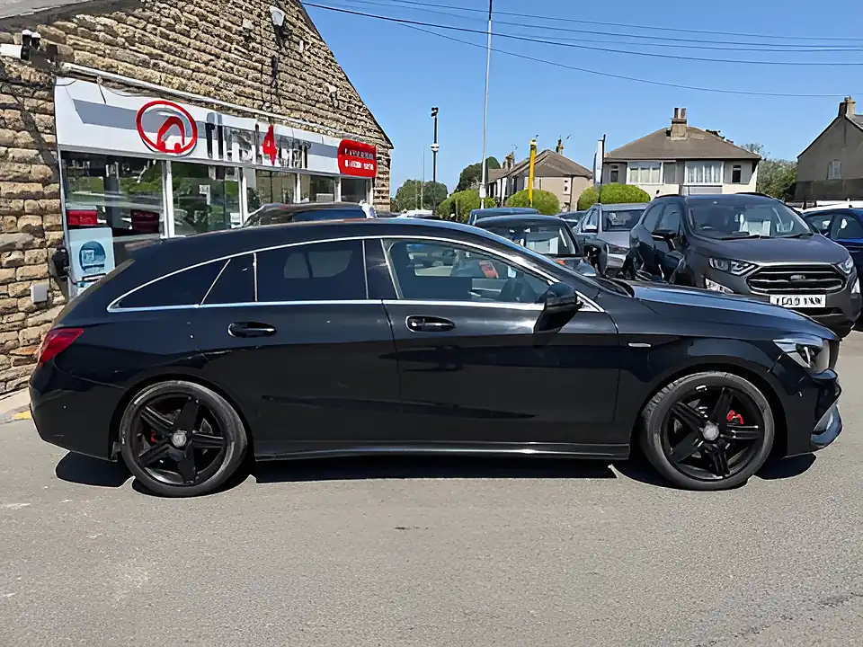Used 2005 Mercedes-Benz Cla Class AMG Black - Interior and Exterior details 6
