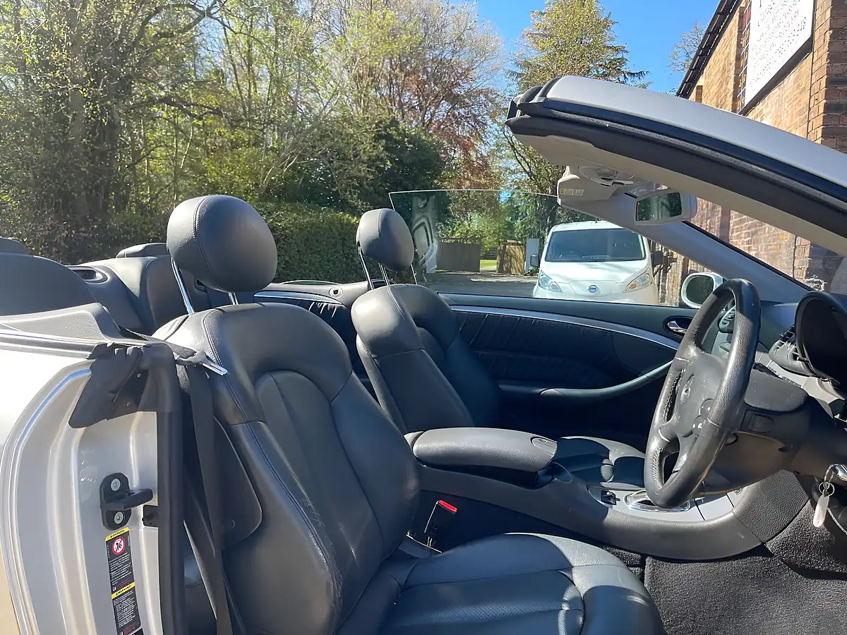 Used 2005 Mercedes-Benz Clk Avantgarde Silver - Interior and Exterior details 10
