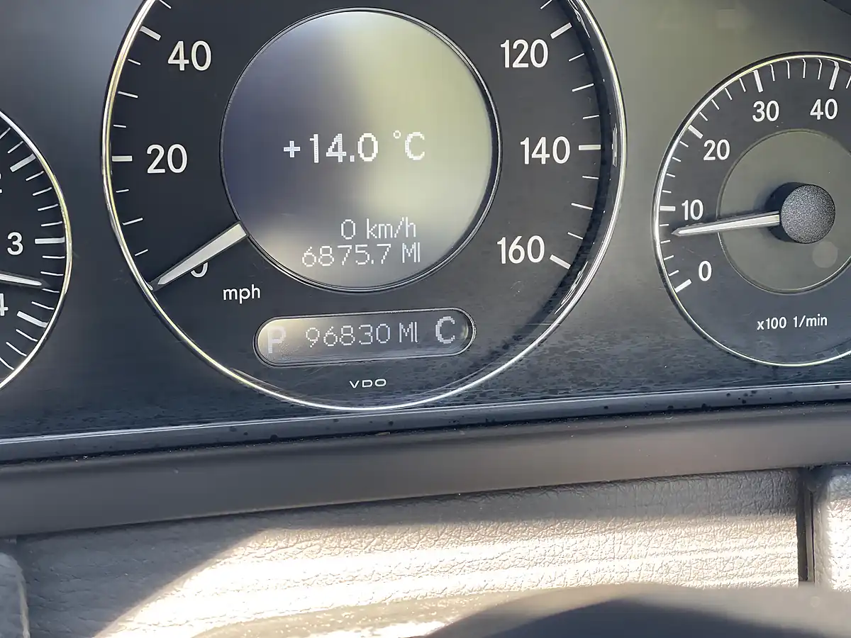 Used 2005 Mercedes-Benz Clk Avantgarde Silver - Interior and Exterior details 12