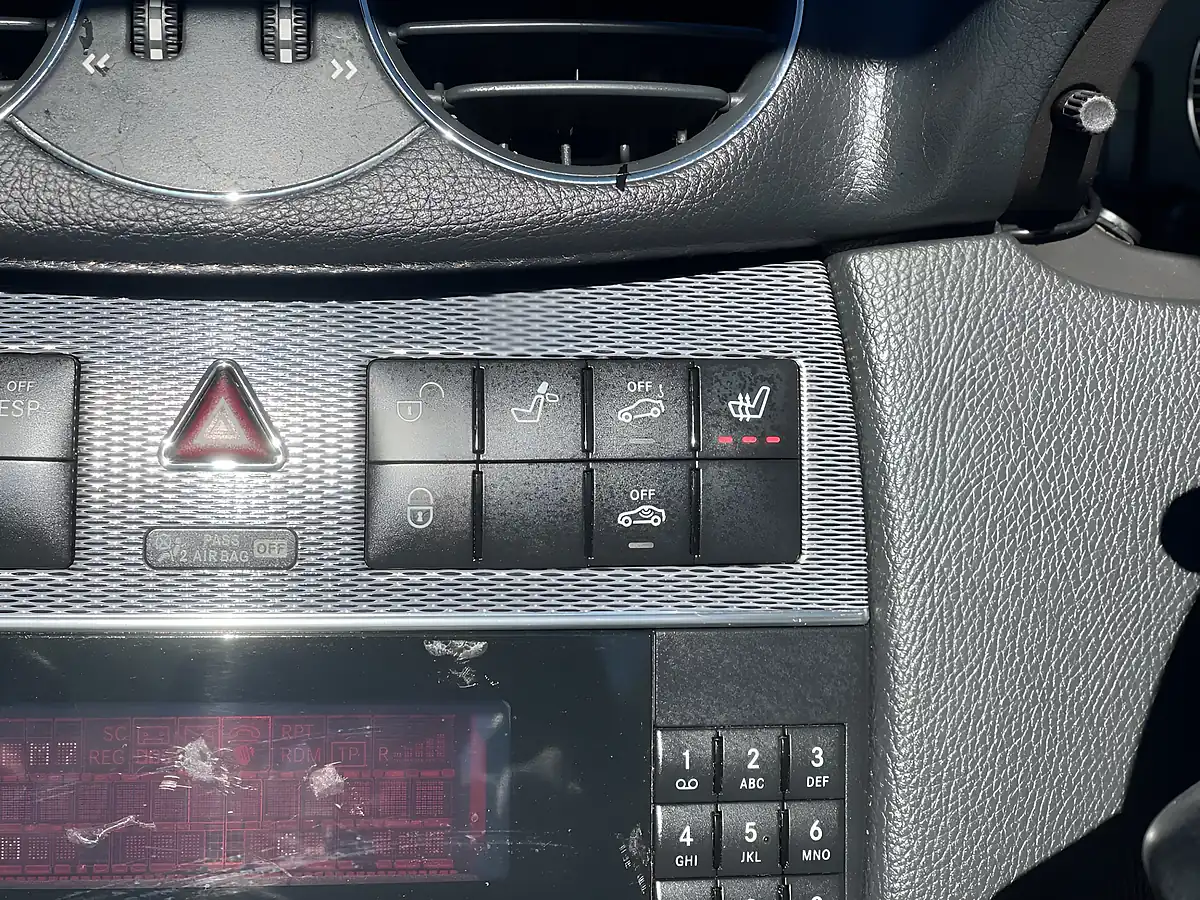 Used 2005 Mercedes-Benz Clk Avantgarde Silver - Interior and Exterior details 16