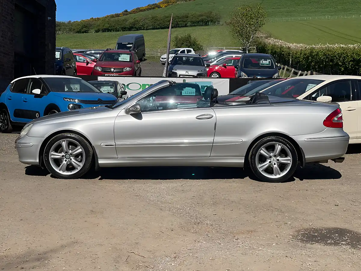 Used 2005 Mercedes-Benz Clk Avantgarde Silver - Interior and Exterior details 8