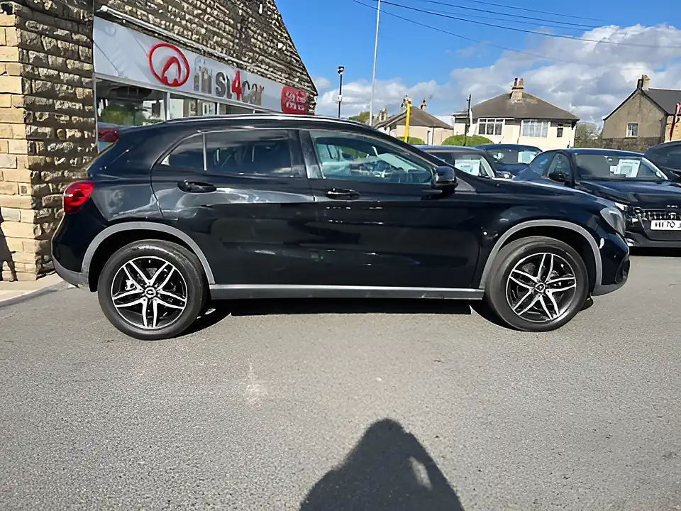 Used 2005 Mercedes-Benz Gla Urban Edition Black - Interior and Exterior details 10