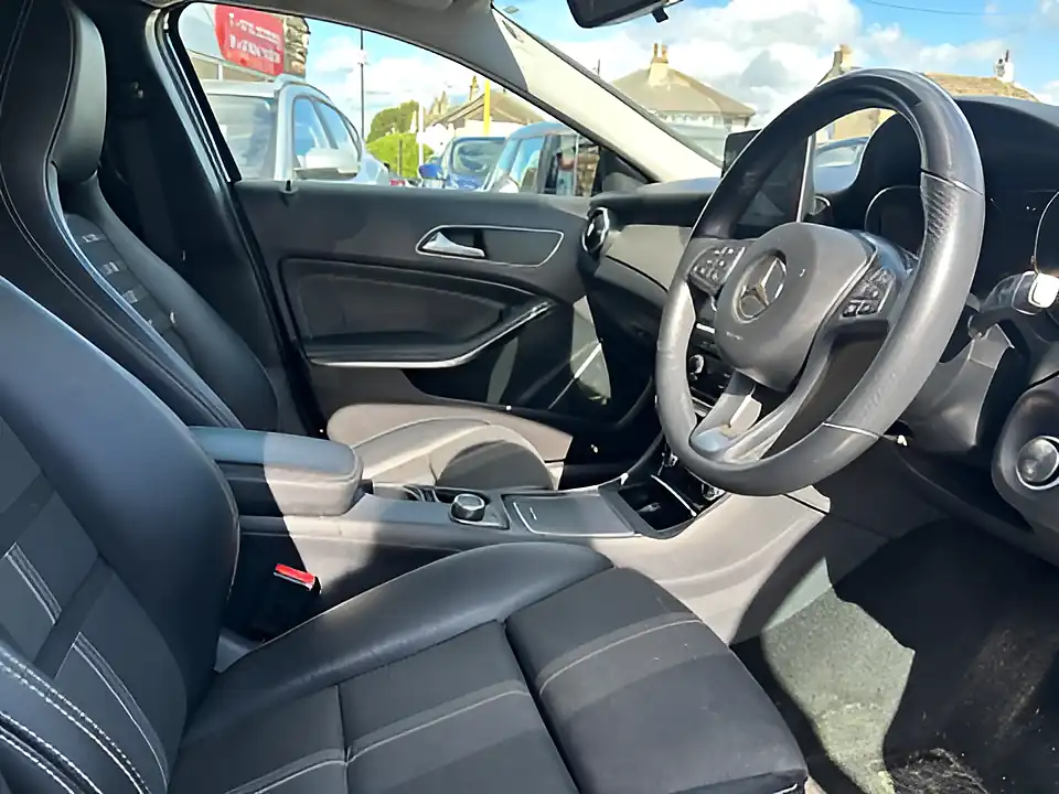 Used 2005 Mercedes-Benz Gla Urban Edition Black - Interior and Exterior details 12