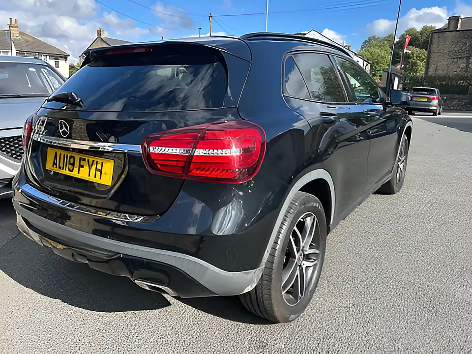 Used 2005 Mercedes-Benz Gla Urban Edition Black - Interior and Exterior details 9