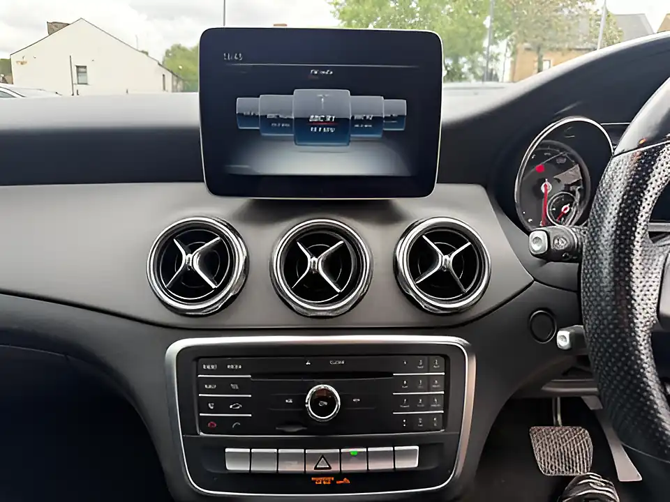Used 2005 Mercedes-Benz Gla Urban Edition Grey - Interior and Exterior details 12