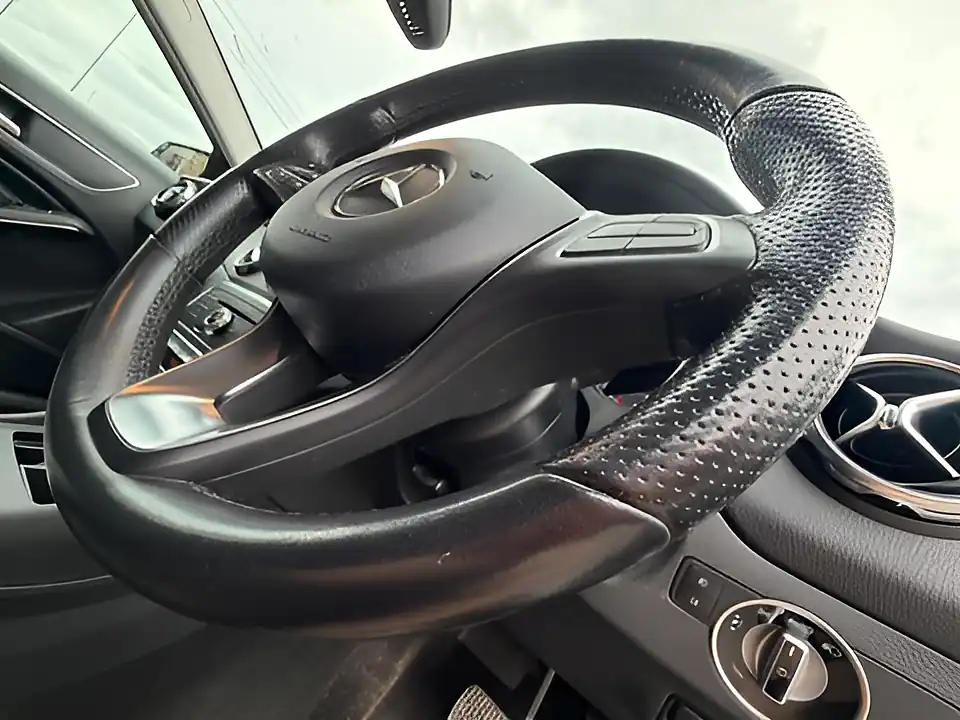 Used 2005 Mercedes-Benz Gla Urban Edition Grey - Interior and Exterior details 14