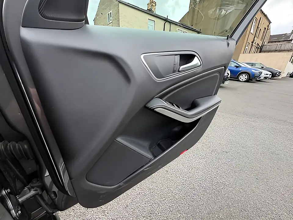 Used 2005 Mercedes-Benz Gla Urban Edition Grey - Interior and Exterior details 17
