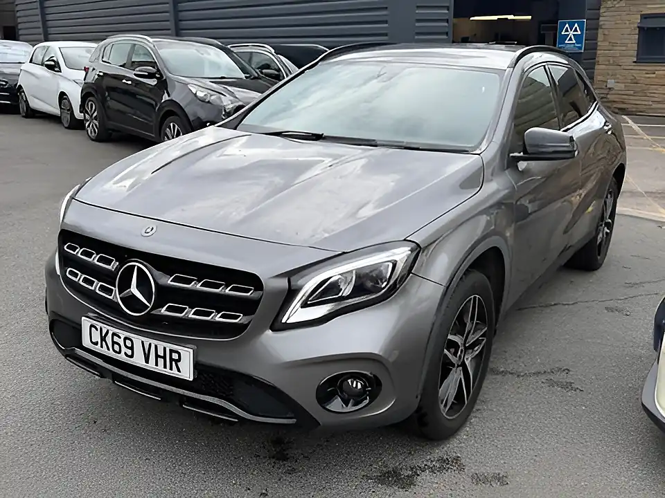 Used 2005 Mercedes-Benz Gla Urban Edition Grey - Interior and Exterior details 3