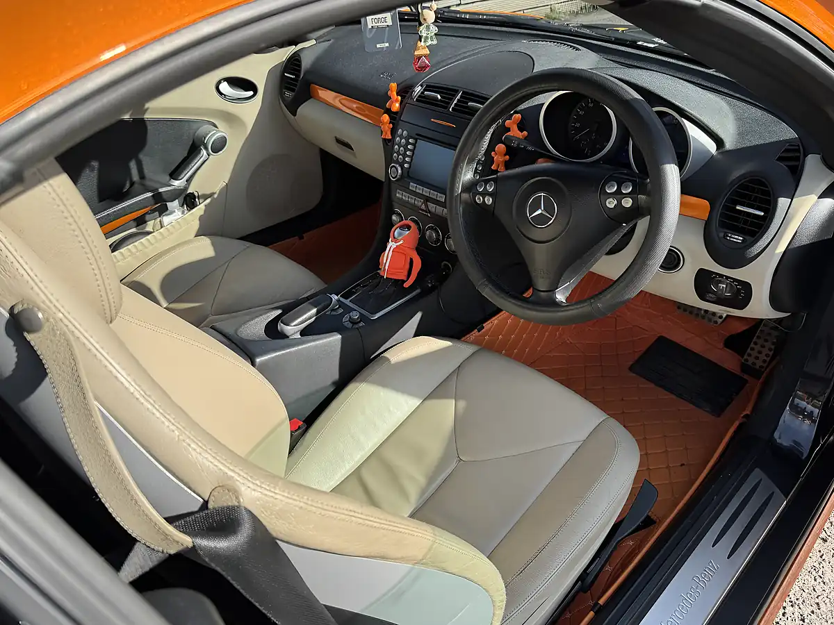 Used 2005 Mercedes-Benz Slk 200 Orange - Interior and Exterior details 14