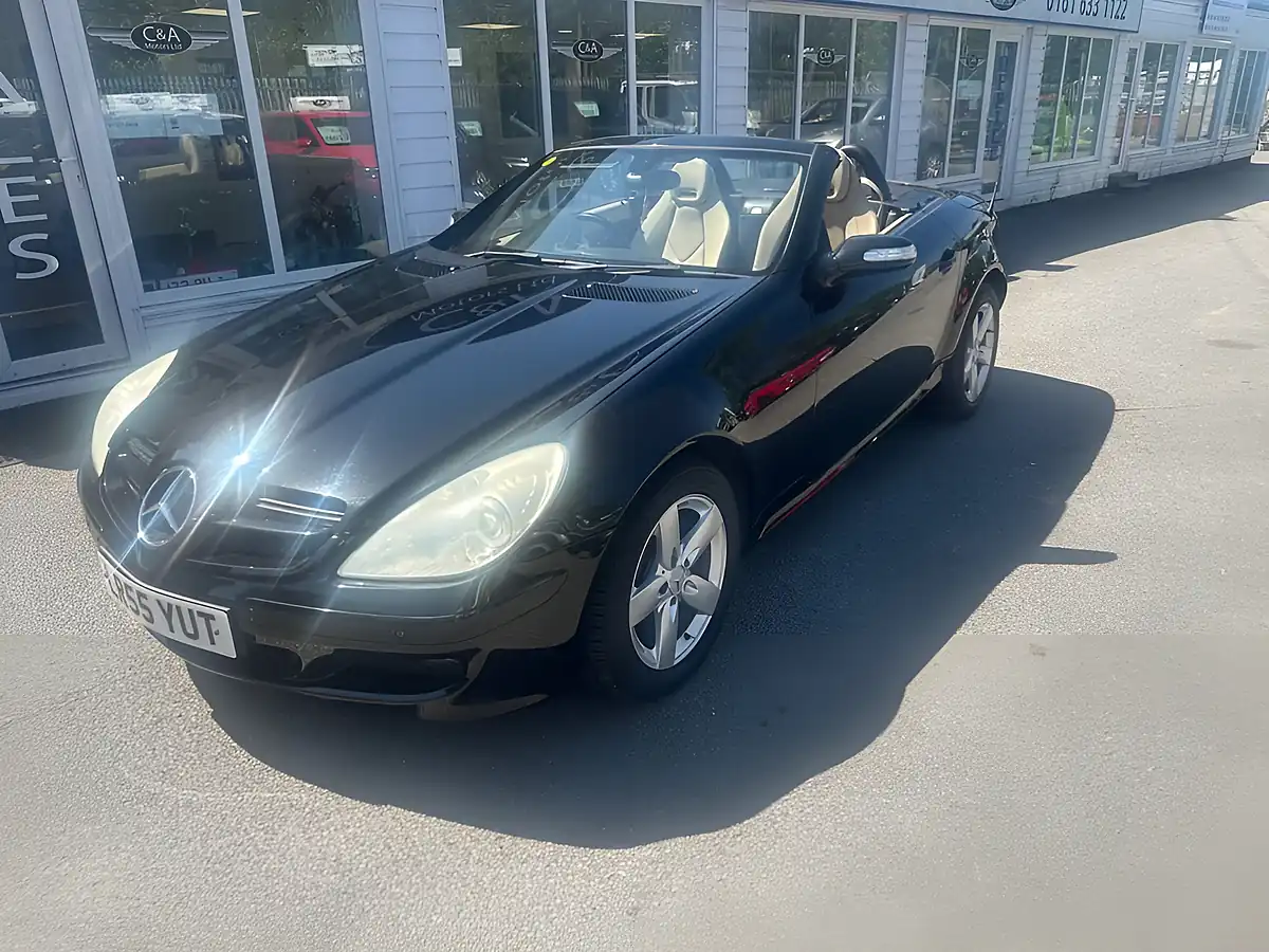 Used 2005 Mercedes-Benz Slk Convertible Black - Interior and Exterior details 3