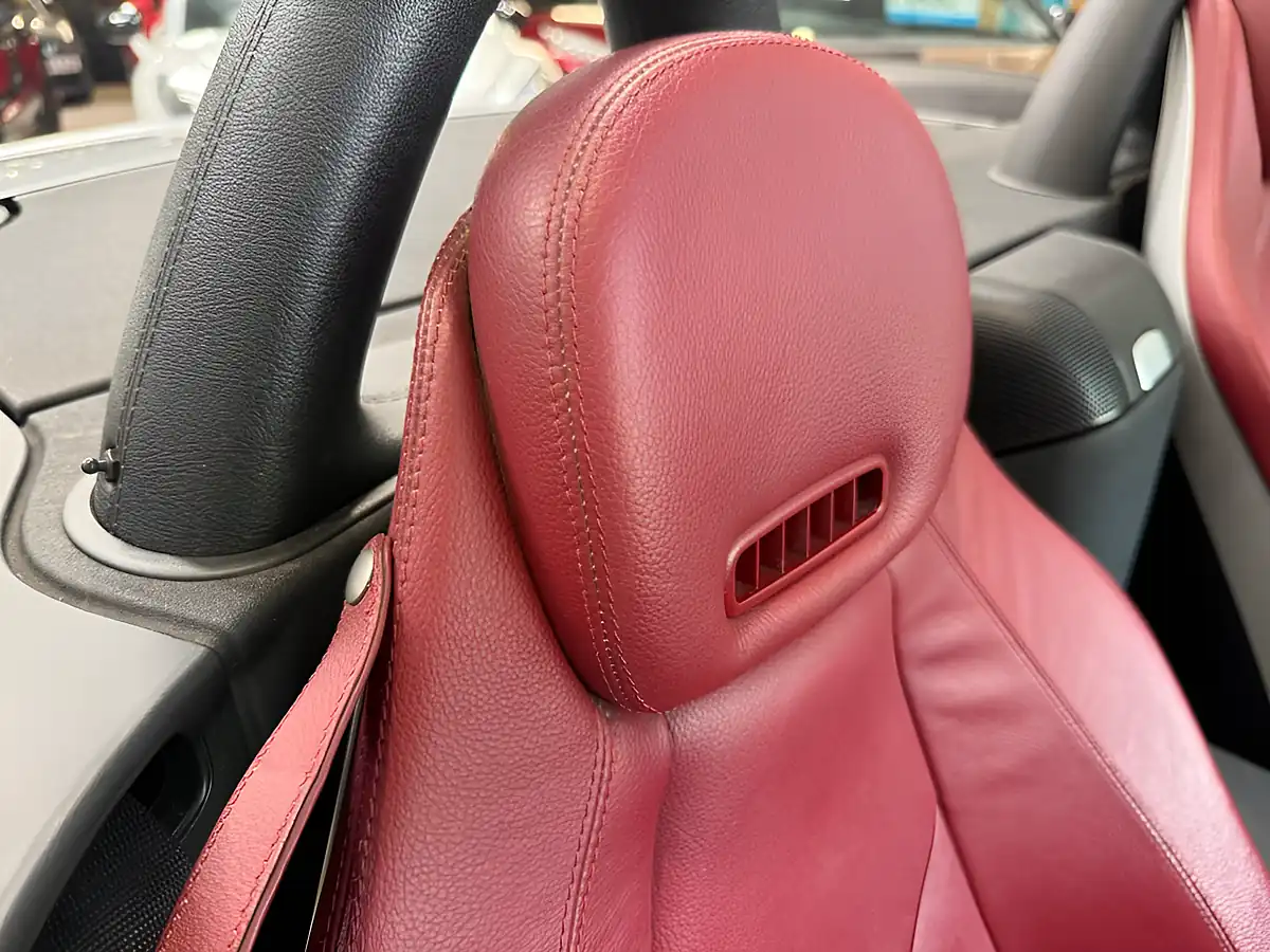 Used 2005 Mercedes-Benz Slk Convertible Silver - Interior and Exterior details 12