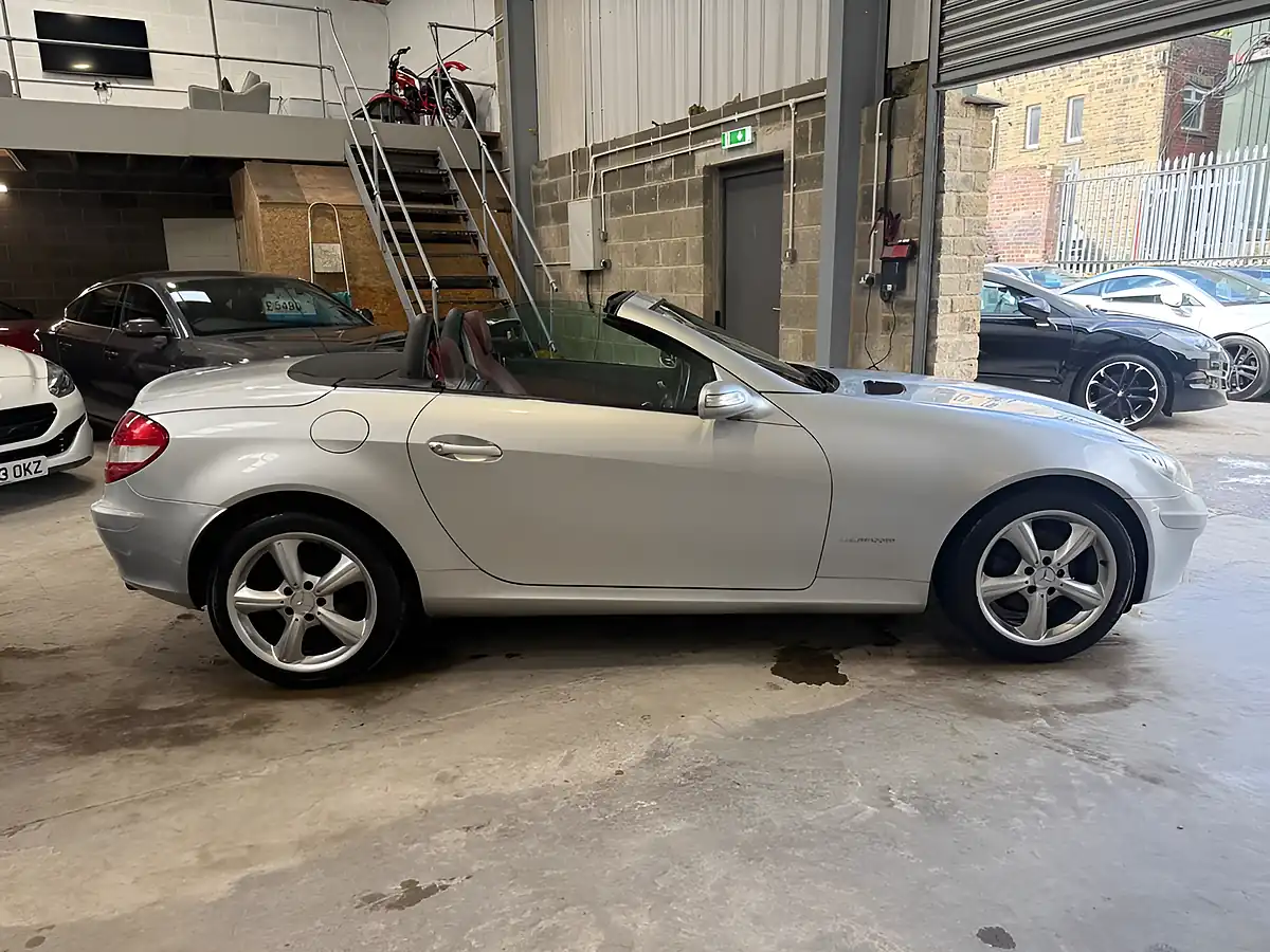 Used 2005 Mercedes-Benz Slk Convertible Silver - Interior and Exterior details 14