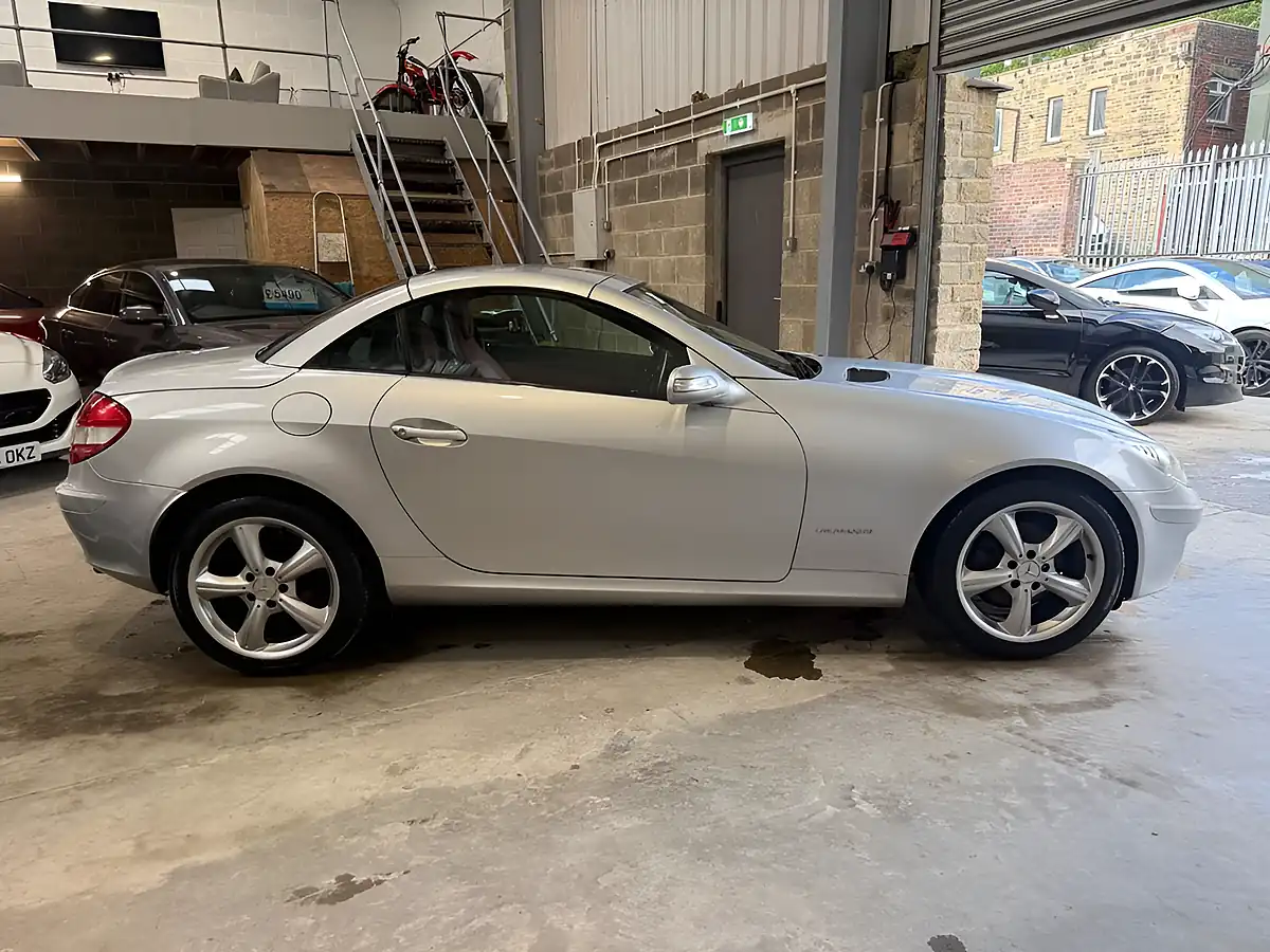Used 2005 Mercedes-Benz Slk Convertible Silver - Interior and Exterior details 8