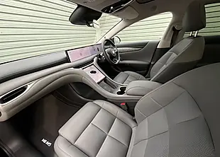 Used 2005 MG IM5 Single Motor White - Interior and Exterior details 14