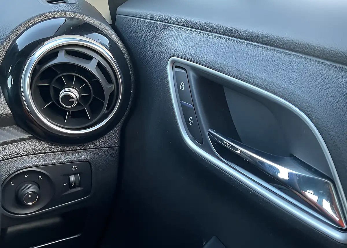 Used 2005 MG MG3 Exclusive Nav White - Interior and Exterior details 17
