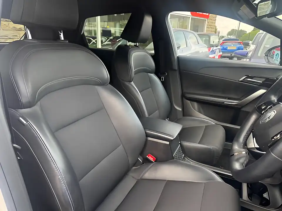 Used 2005 MG MG4 Trophy White - Interior and Exterior details 7