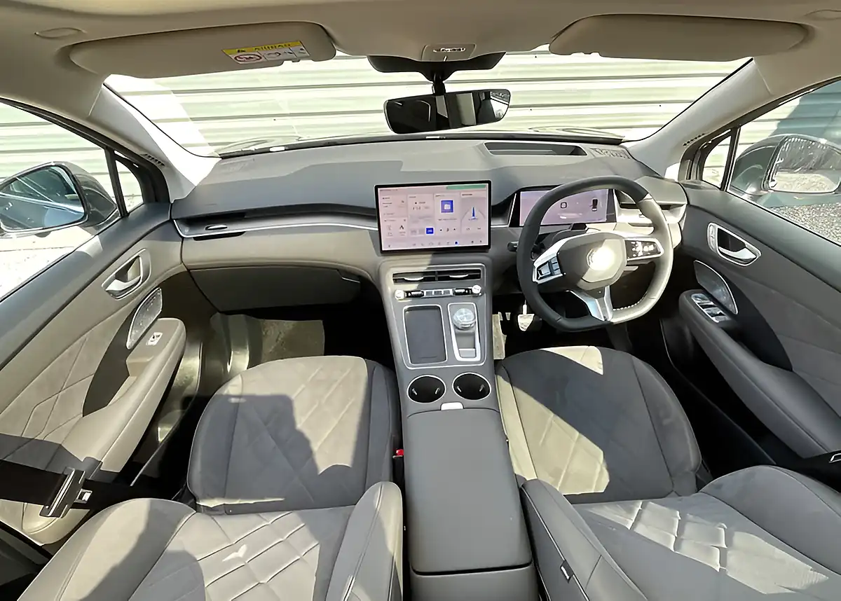 Used 2005 MG MGS6 EV Trophy Grey - Interior and Exterior details 11