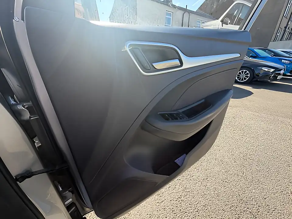 Used 2005 MG Zs Excite Silver - Interior and Exterior details 14