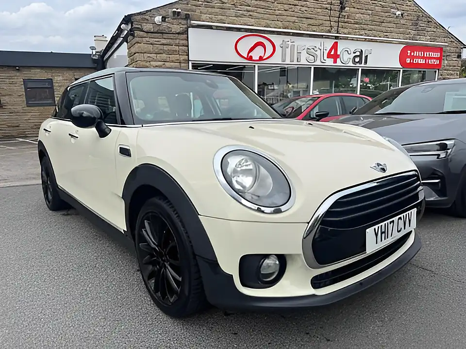 Used 2005 MINI Clubman Cooper White - Front View