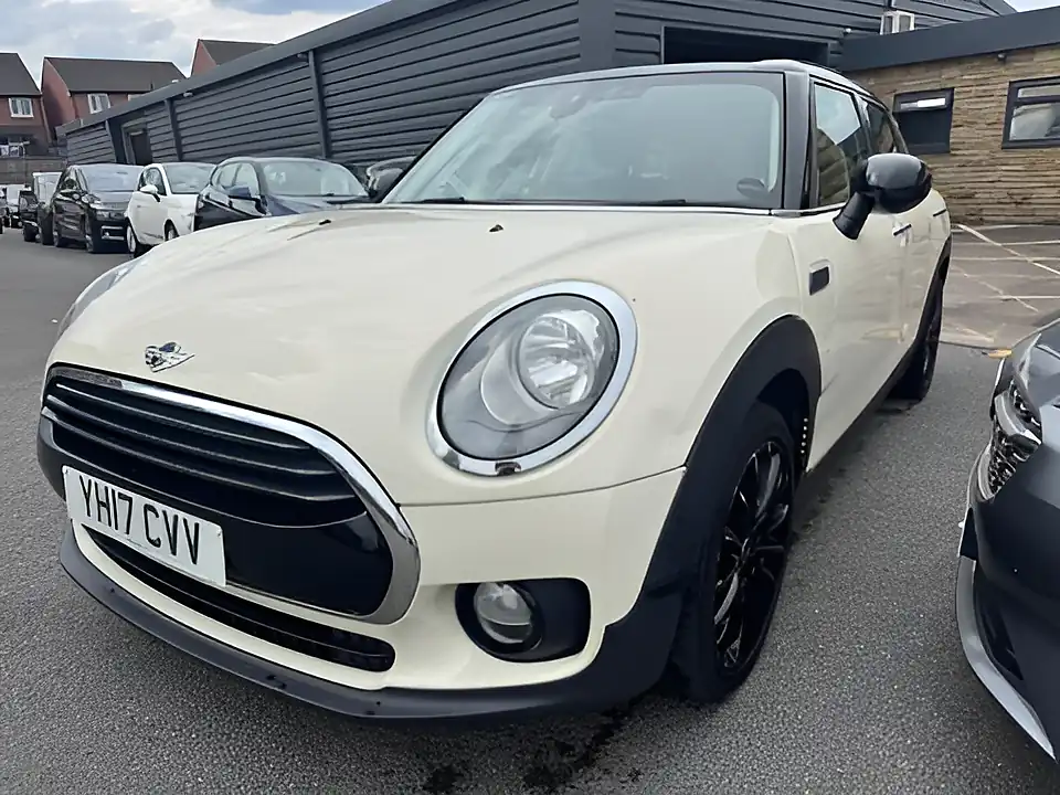 Used 2005 MINI Clubman Cooper White - Interior and Exterior details 3