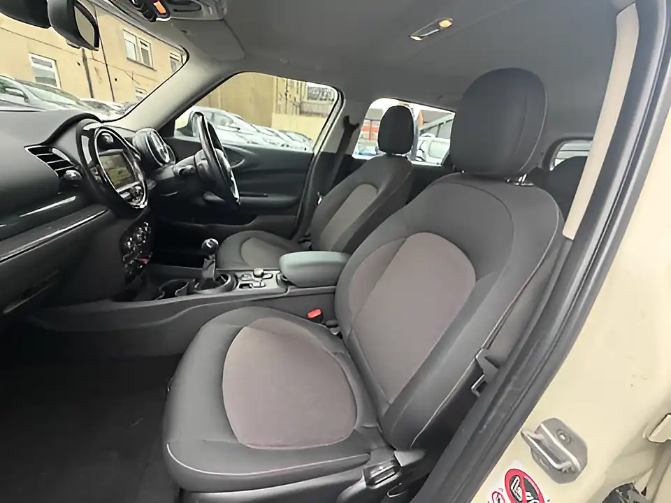 Used 2005 MINI Clubman Cooper White - Interior and Exterior details 7