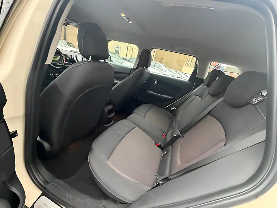 Used 2005 MINI Clubman Cooper White - Interior and Exterior details 8