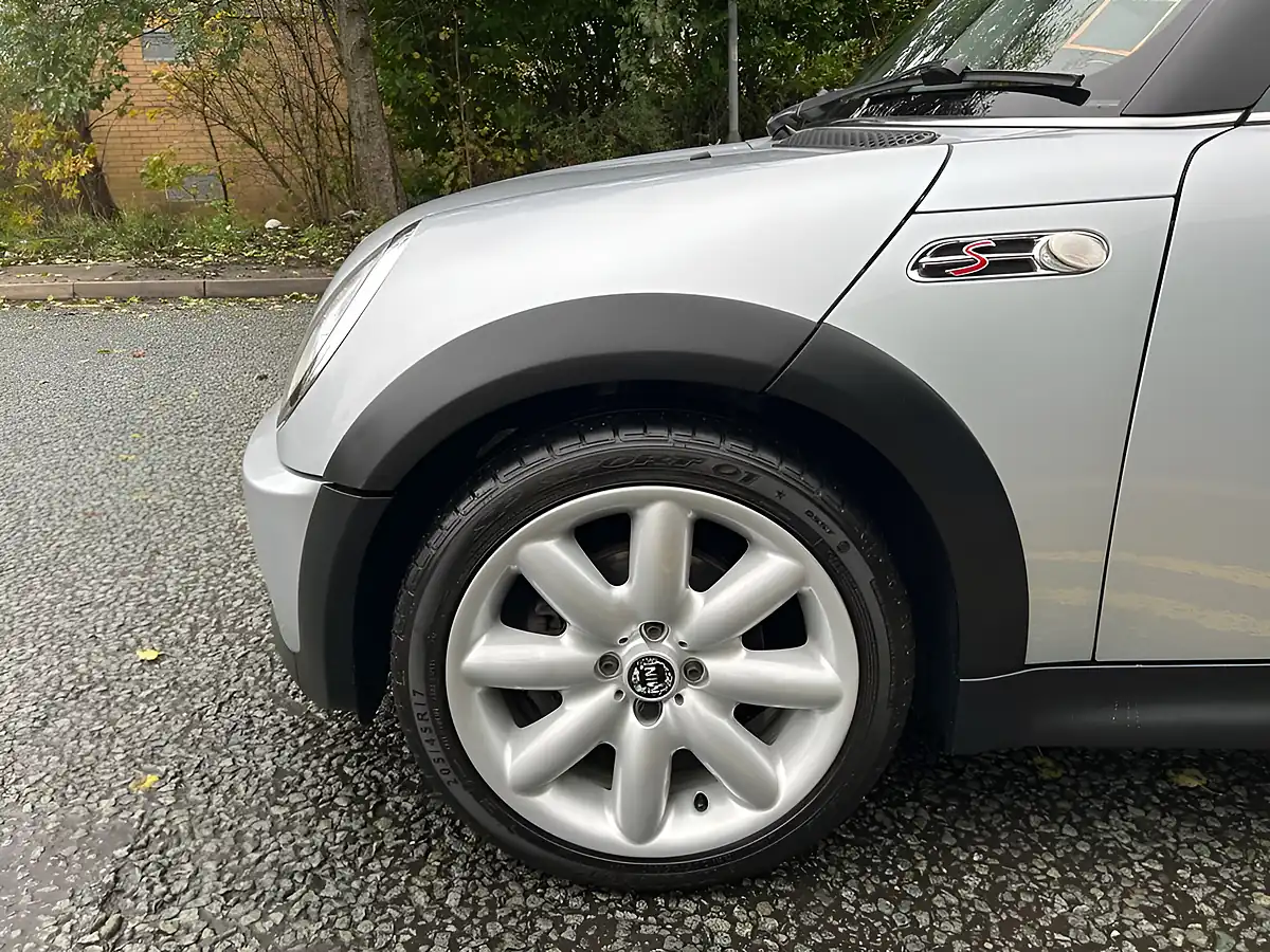 Used 2005 MINI Hatch Cooper S Pure Silver Metallic - Interior and Exterior details 10