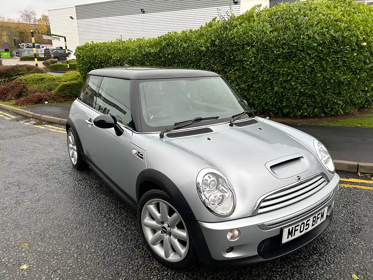 Used 2005 MINI Hatch Cooper S Pure Silver Metallic - Interior and Exterior details 11
