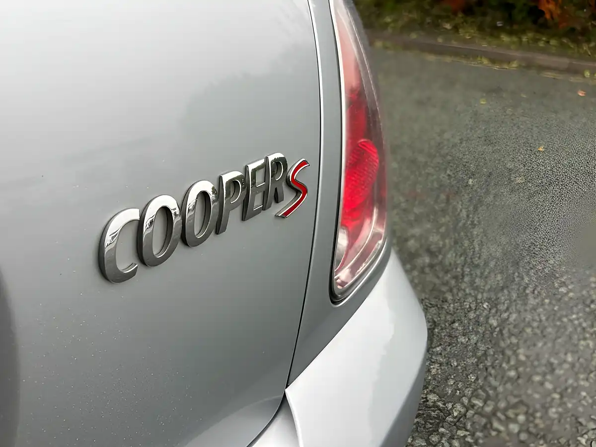 Used 2005 MINI Hatch Cooper S Pure Silver Metallic - Interior and Exterior details 14