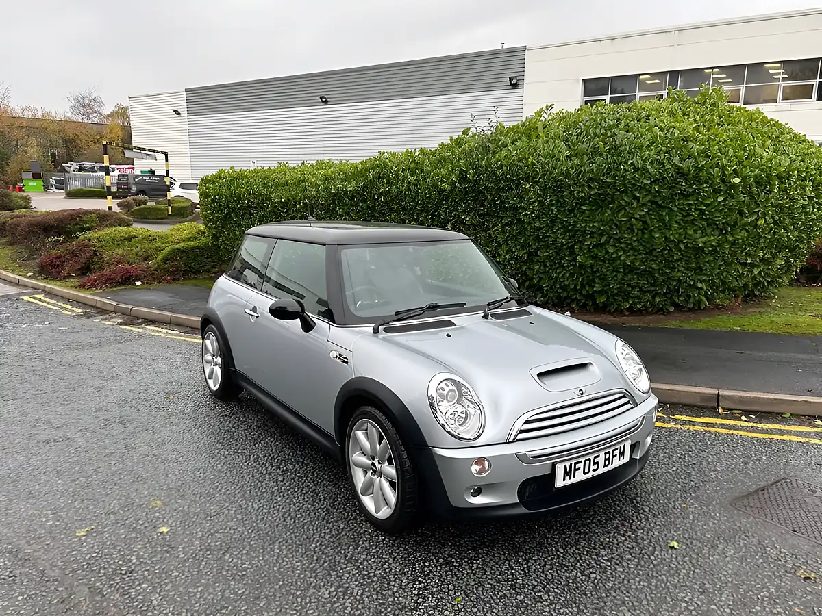Used 2005 MINI Hatch Cooper S Pure Silver Metallic - Interior and Exterior details 16