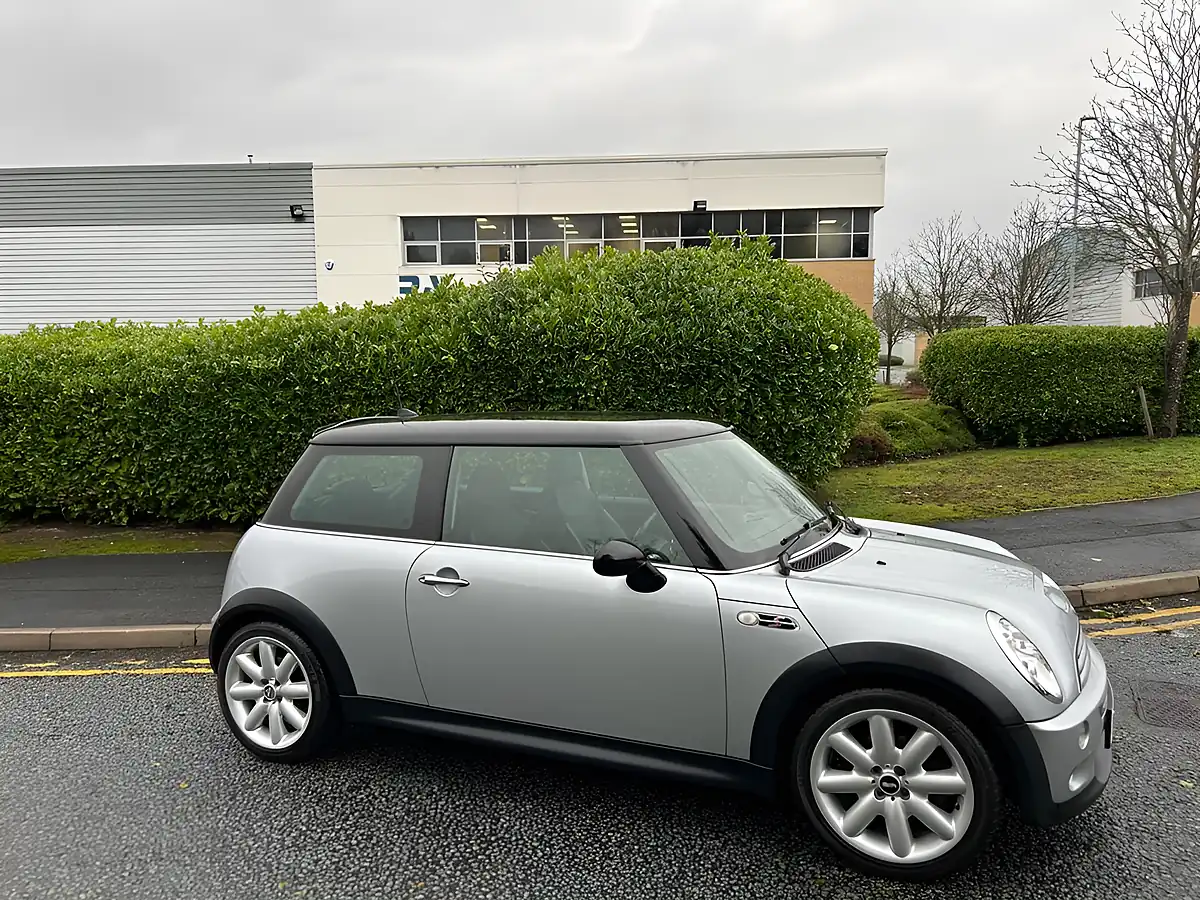 Used 2005 MINI Hatch Cooper S Pure Silver Metallic - Interior and Exterior details 2