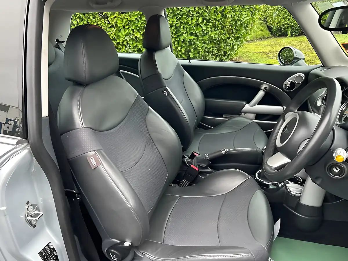Used 2005 MINI Hatch Cooper S Pure Silver Metallic - Interior and Exterior details 20